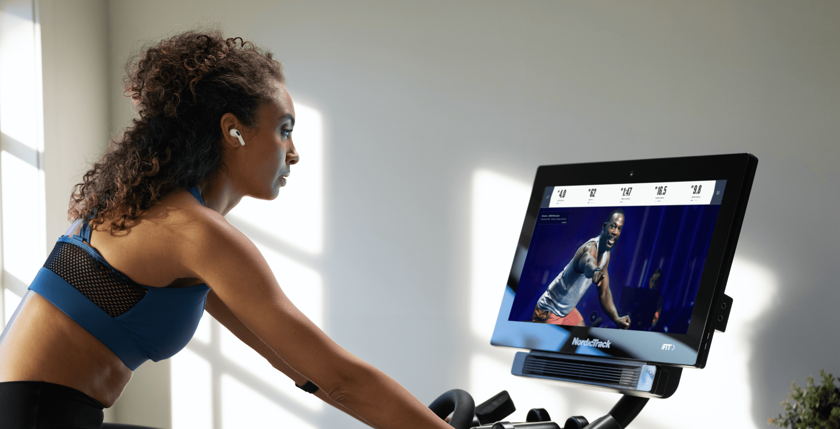 iFit adds new mainstream music 