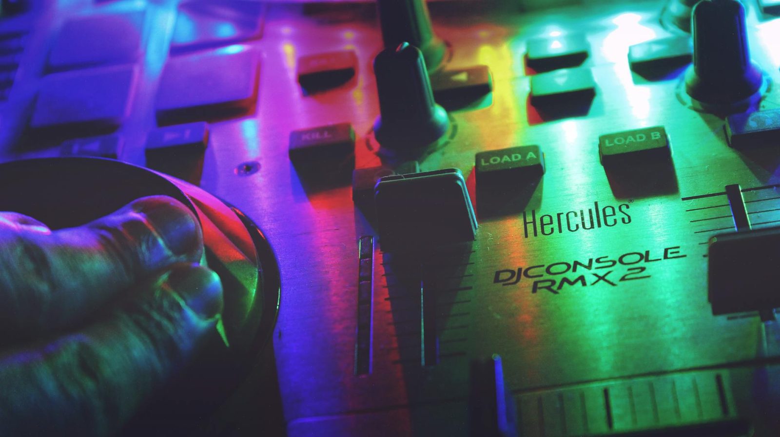 close up photography of audio mixer