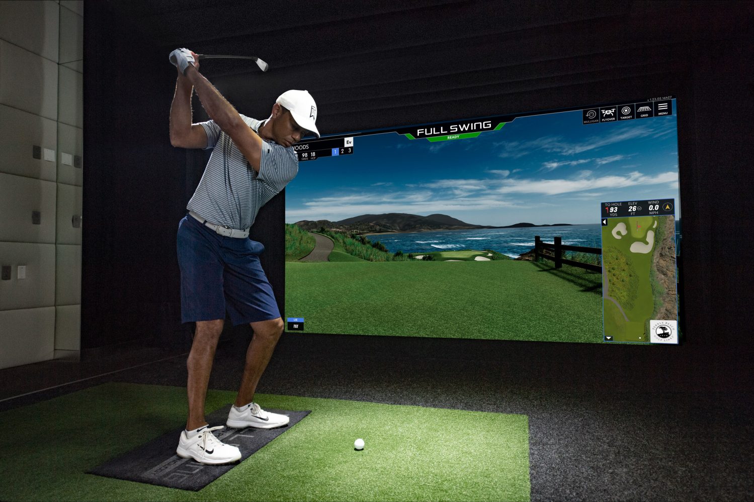 Tiger woods playing golf